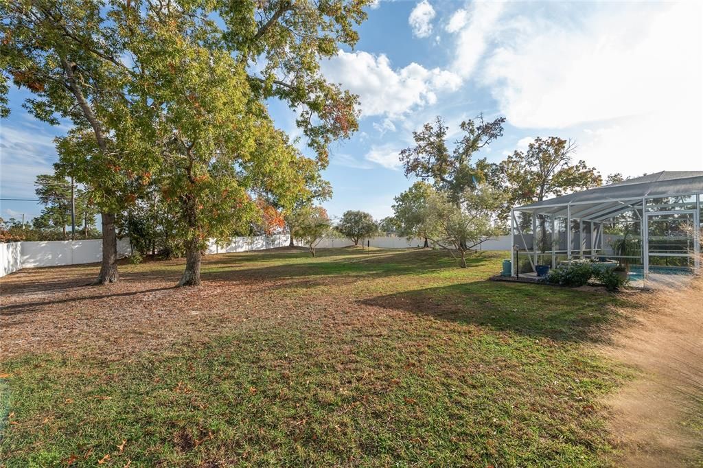 Active With Contract: $377,000 (3 beds, 2 baths, 1929 Square Feet)