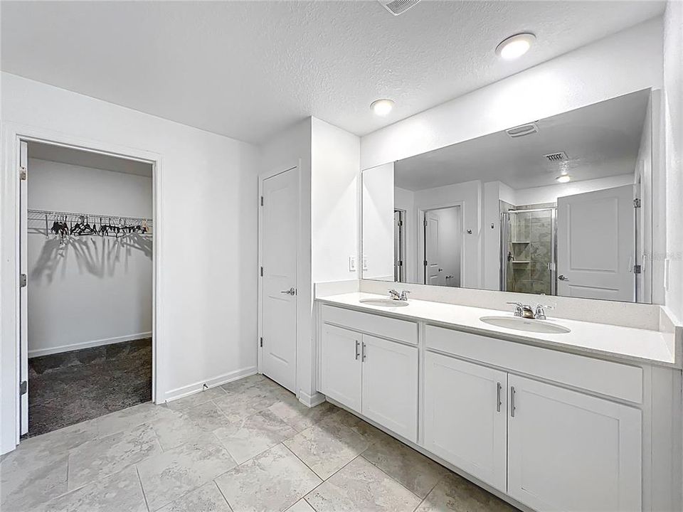 出租: $2,495 (4 贝兹, 2 浴室, 1940 平方英尺)