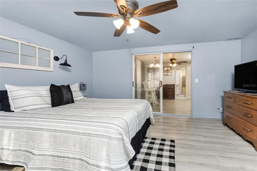 待售: $199,000 (3 贝兹, 2 浴室, 1333 平方英尺)