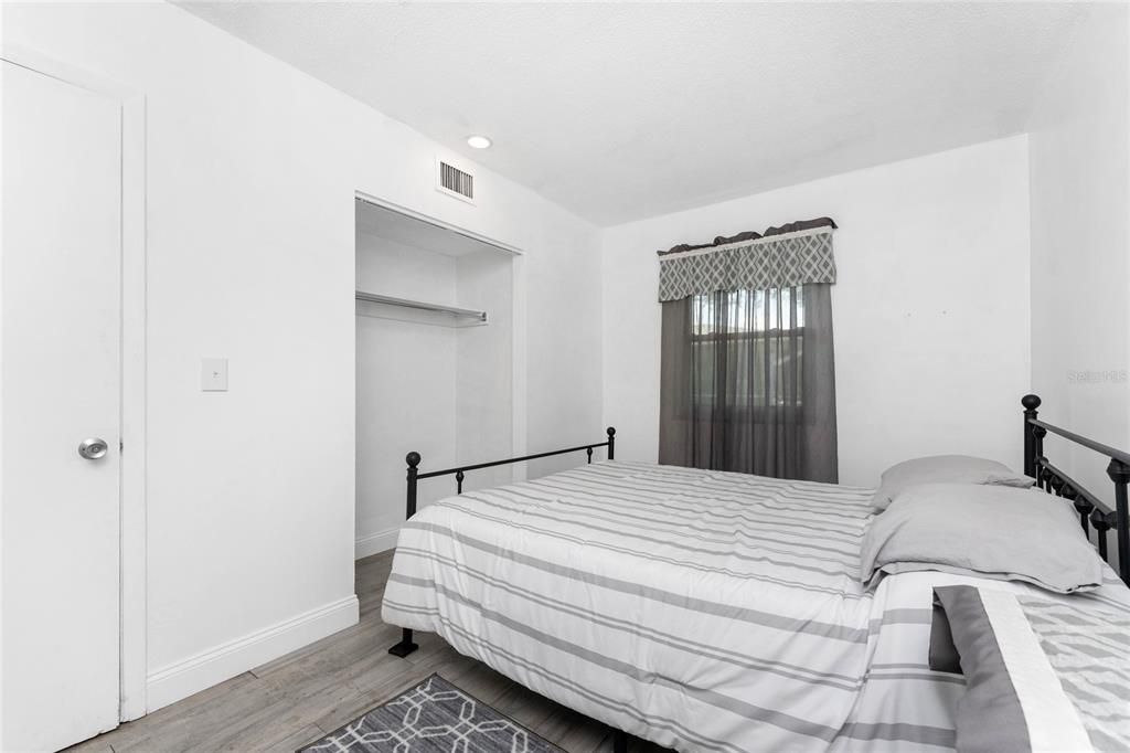 待售: $199,000 (3 贝兹, 2 浴室, 1333 平方英尺)