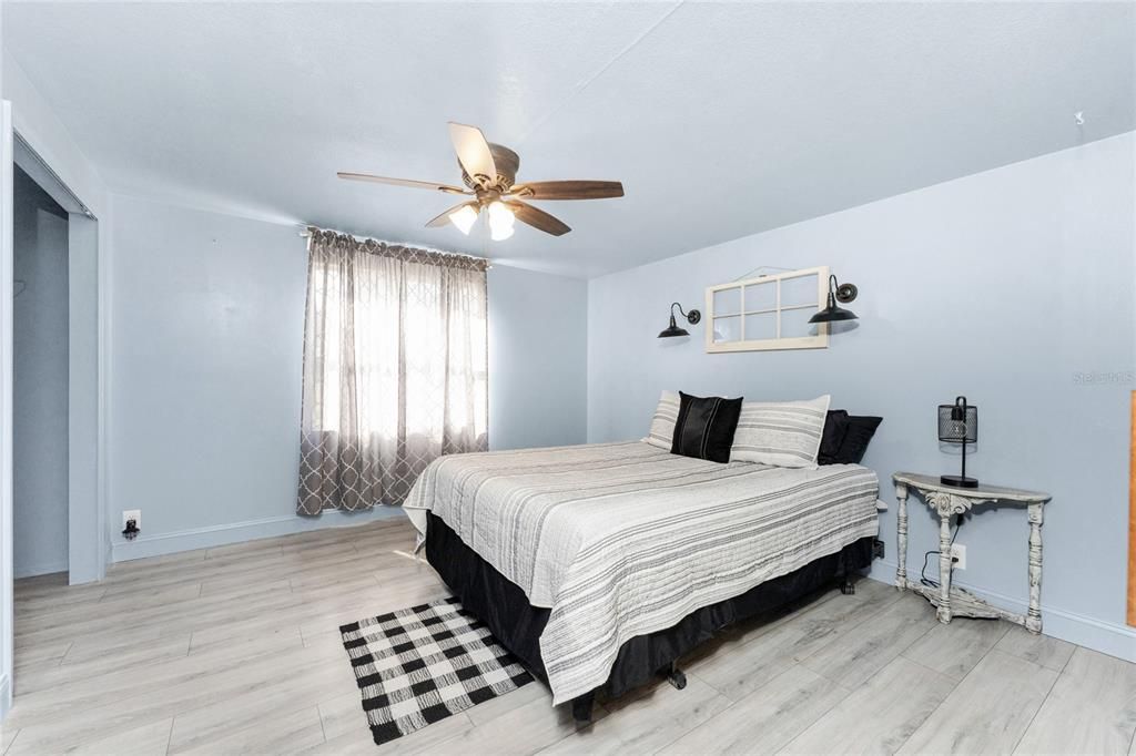 待售: $199,000 (3 贝兹, 2 浴室, 1333 平方英尺)