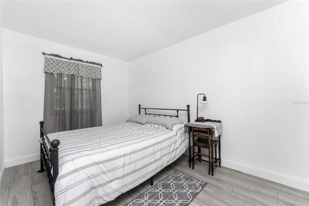 待售: $199,000 (3 贝兹, 2 浴室, 1333 平方英尺)