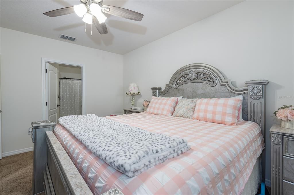 For Sale: $369,000 (4 beds, 2 baths, 1867 Square Feet)