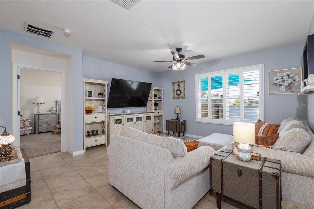 For Sale: $369,000 (4 beds, 2 baths, 1867 Square Feet)