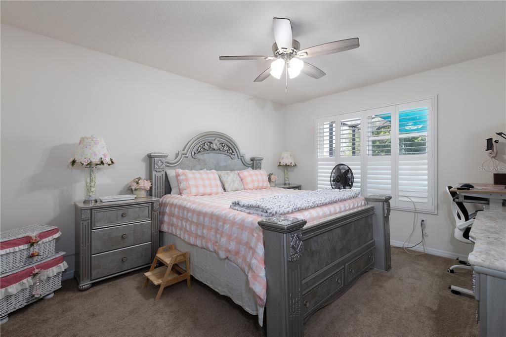 For Sale: $369,000 (4 beds, 2 baths, 1867 Square Feet)