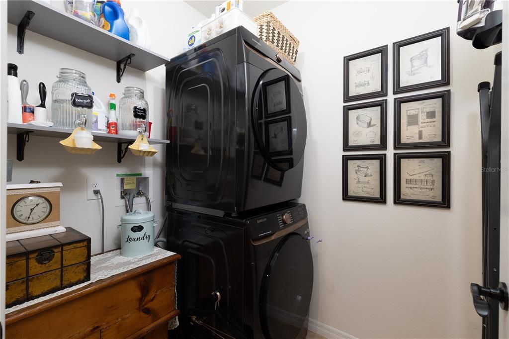 For Sale: $369,000 (4 beds, 2 baths, 1867 Square Feet)