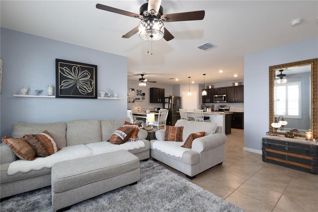 For Sale: $369,000 (4 beds, 2 baths, 1867 Square Feet)