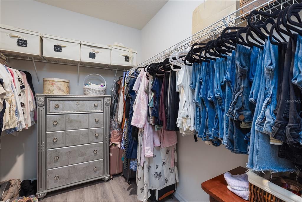 For Sale: $369,000 (4 beds, 2 baths, 1867 Square Feet)