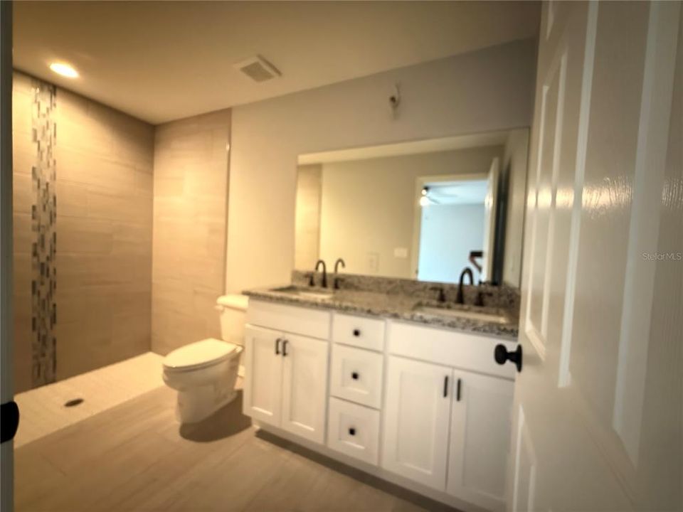 Active With Contract: $239,900 (3 beds, 2 baths, 1380 Square Feet)