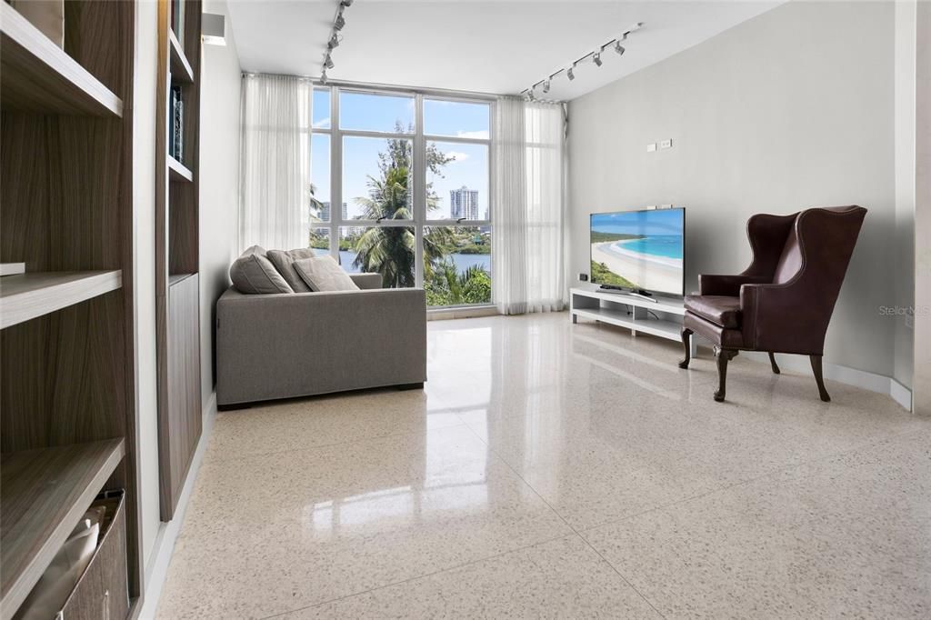 En Renta: $8,500 (3 camas, 2 baños, 2101 Pies cuadrados)