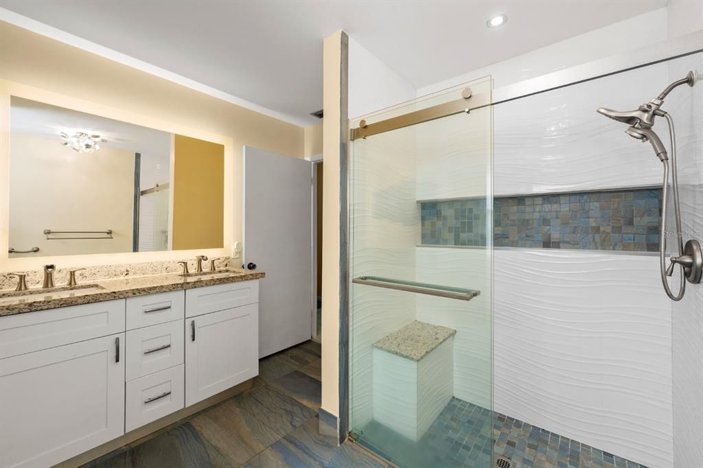 For Sale: $424,900 (2 beds, 2 baths, 2423 Square Feet)
