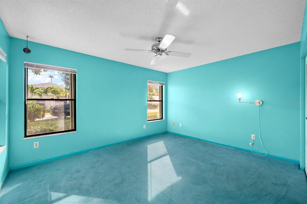 For Sale: $424,900 (2 beds, 2 baths, 2423 Square Feet)