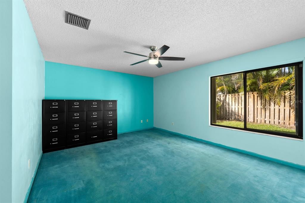 For Sale: $424,900 (2 beds, 2 baths, 2423 Square Feet)