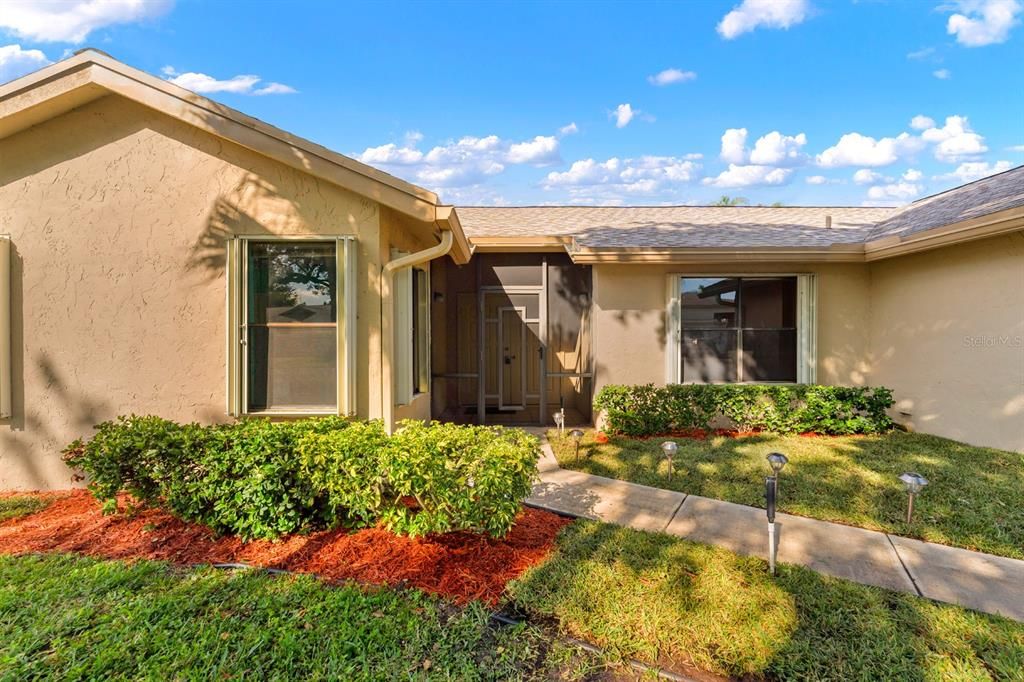For Sale: $424,900 (2 beds, 2 baths, 2423 Square Feet)