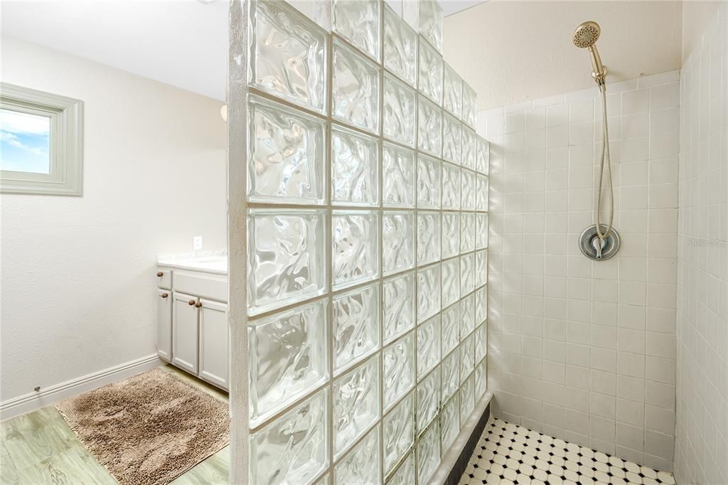 For Sale: $795,000 (3 beds, 2 baths, 1680 Square Feet)