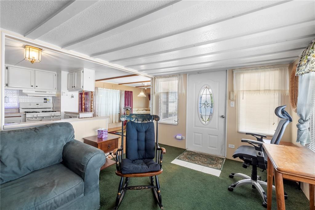 For Sale: $63,000 (2 beds, 2 baths, 550 Square Feet)