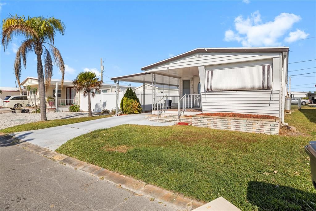 For Sale: $63,000 (2 beds, 2 baths, 550 Square Feet)