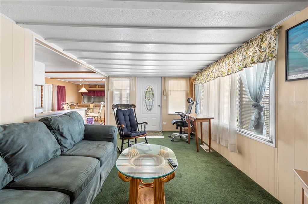 For Sale: $63,000 (2 beds, 2 baths, 550 Square Feet)