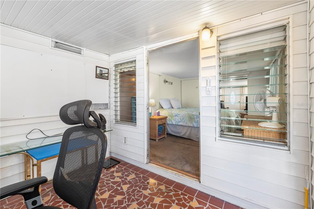 For Sale: $63,000 (2 beds, 2 baths, 550 Square Feet)