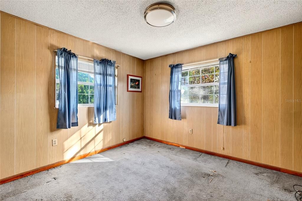 合同活跃: $175,000 (3 贝兹, 2 浴室, 1144 平方英尺)