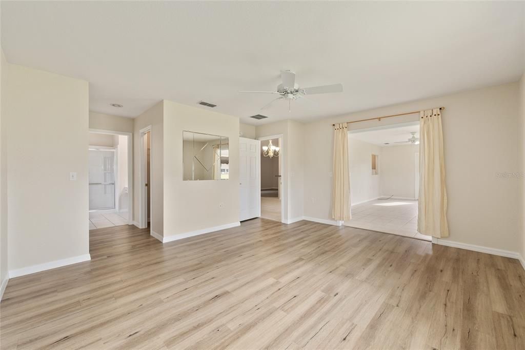 For Sale: $245,000 (2 beds, 2 baths, 2154 Square Feet)