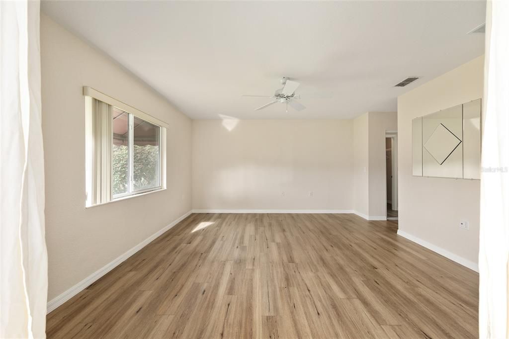 For Sale: $245,000 (2 beds, 2 baths, 2154 Square Feet)