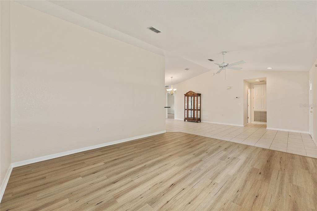 For Sale: $245,000 (2 beds, 2 baths, 2154 Square Feet)