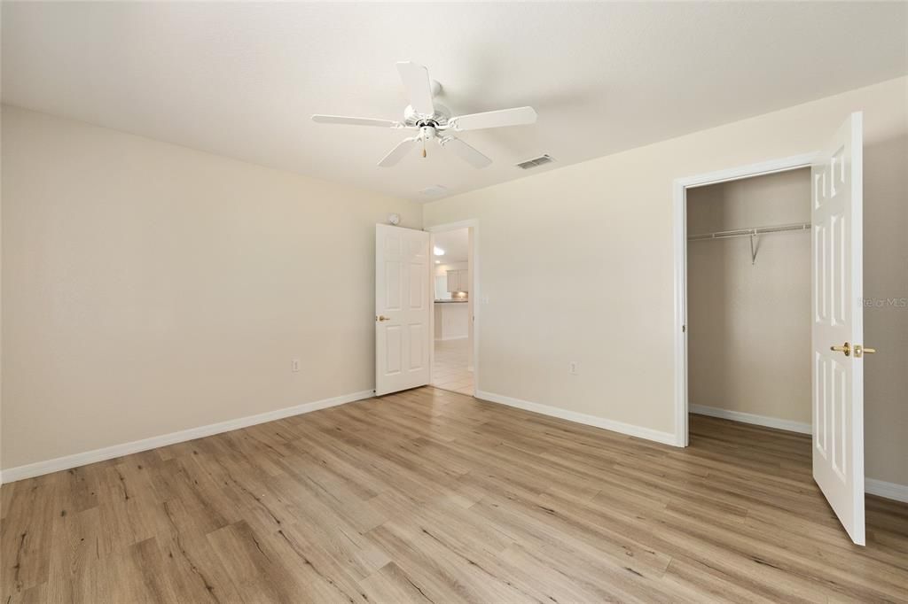 For Sale: $245,000 (2 beds, 2 baths, 2154 Square Feet)