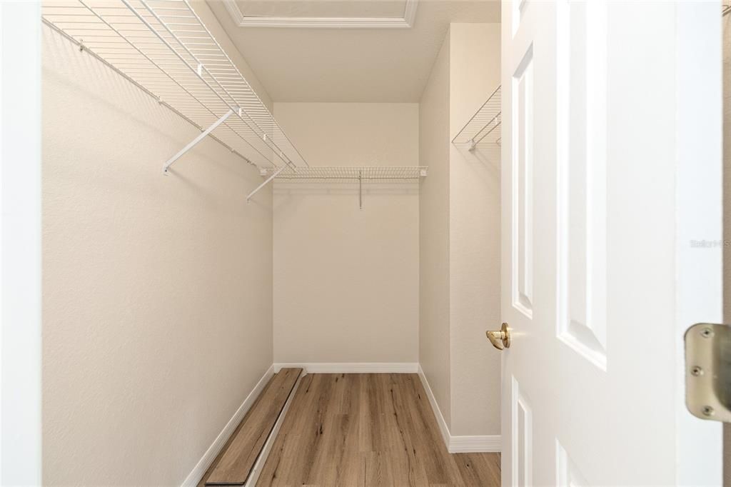 For Sale: $245,000 (2 beds, 2 baths, 2154 Square Feet)