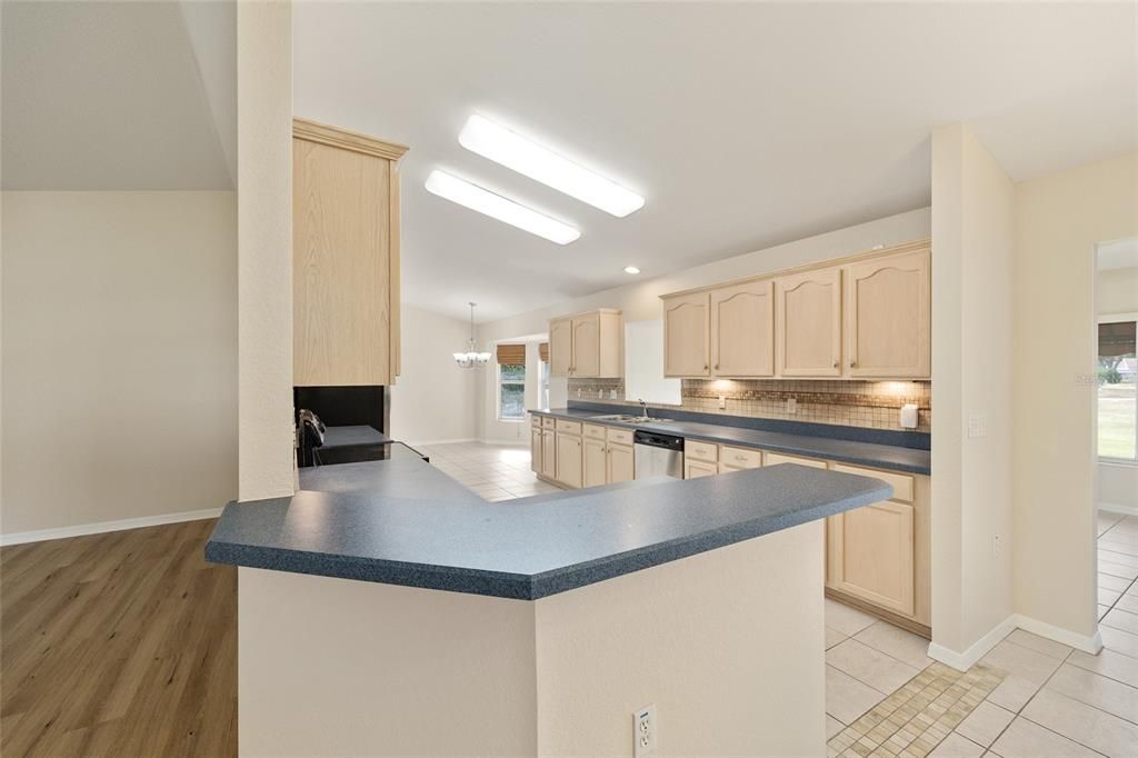 For Sale: $245,000 (2 beds, 2 baths, 2154 Square Feet)