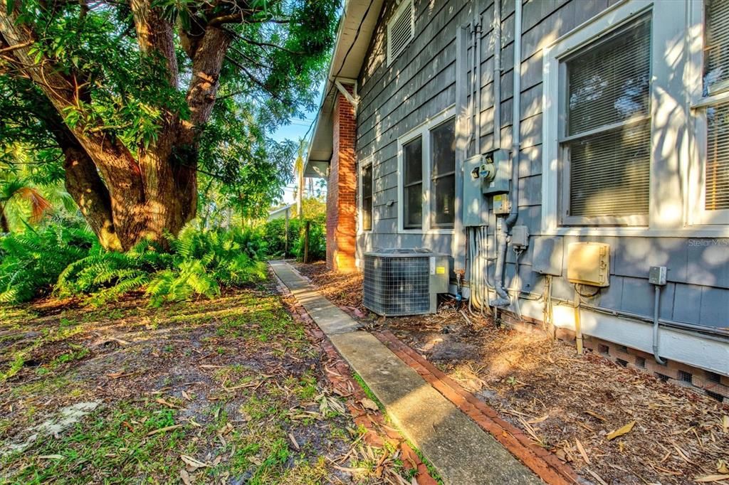 For Sale: $500,000 (3 beds, 2 baths, 1530 Square Feet)