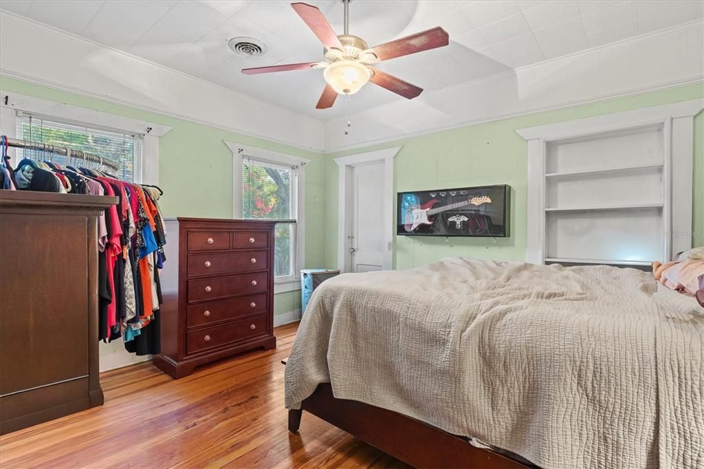 For Sale: $500,000 (3 beds, 2 baths, 1530 Square Feet)