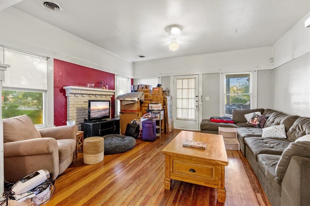 For Sale: $500,000 (3 beds, 2 baths, 1530 Square Feet)