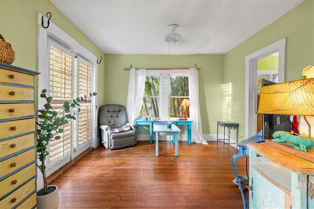 For Sale: $500,000 (3 beds, 2 baths, 1530 Square Feet)