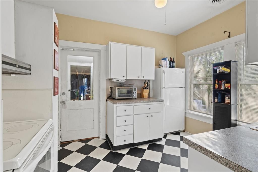 For Sale: $500,000 (3 beds, 2 baths, 1530 Square Feet)