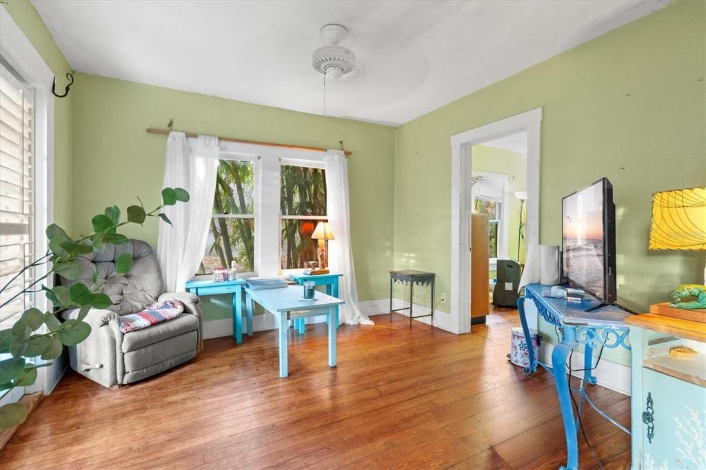 For Sale: $500,000 (3 beds, 2 baths, 1530 Square Feet)