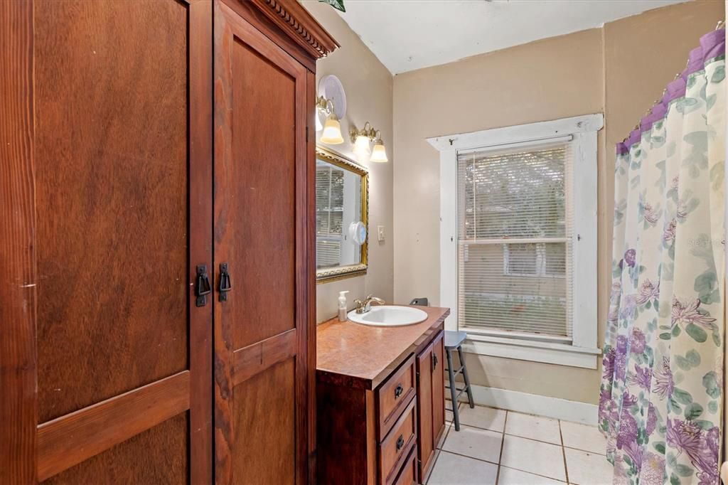 For Sale: $500,000 (3 beds, 2 baths, 1530 Square Feet)