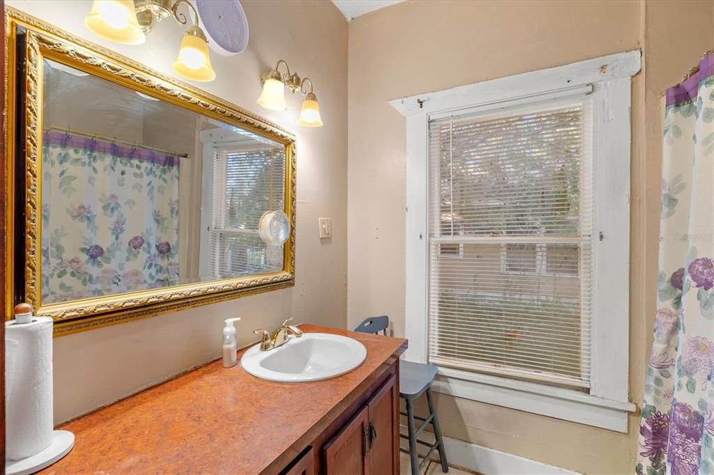 For Sale: $500,000 (3 beds, 2 baths, 1530 Square Feet)