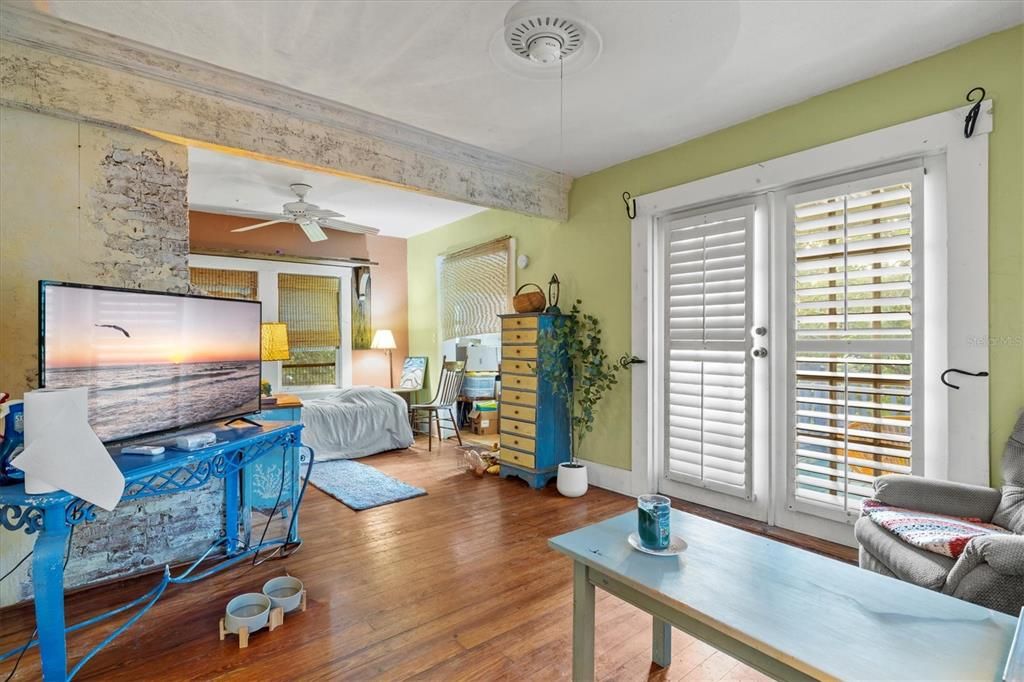 For Sale: $500,000 (3 beds, 2 baths, 1530 Square Feet)