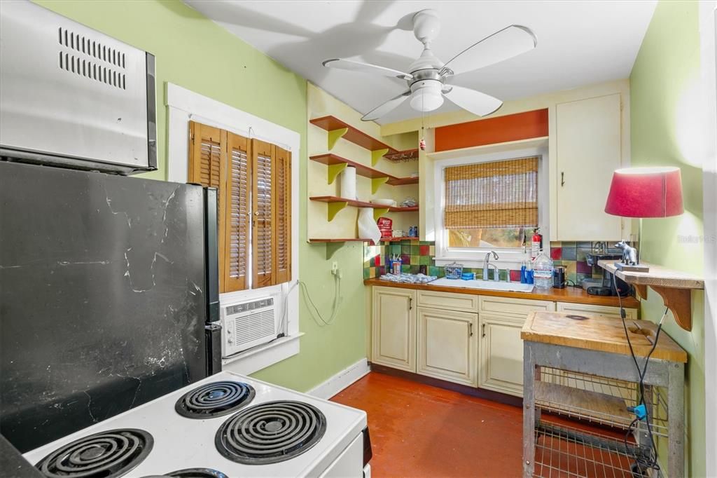 For Sale: $500,000 (3 beds, 2 baths, 1530 Square Feet)