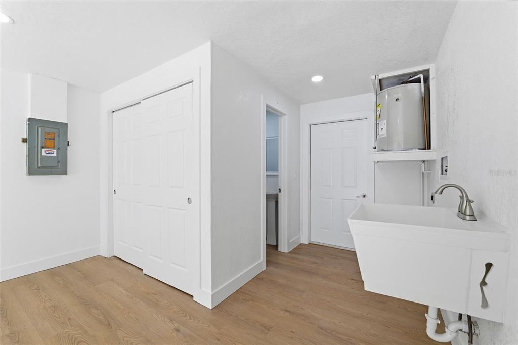 Activo con contrato: $225,000 (2 camas, 2 baños, 746 Pies cuadrados)