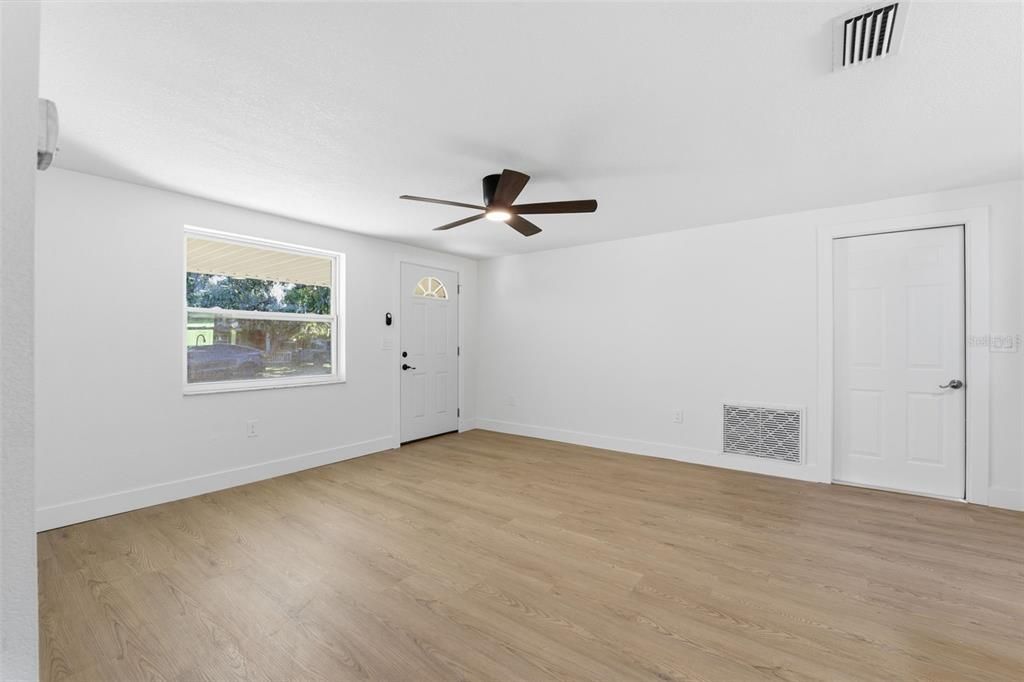 Activo con contrato: $225,000 (2 camas, 2 baños, 746 Pies cuadrados)