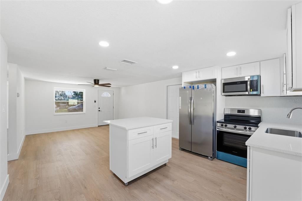 Activo con contrato: $225,000 (2 camas, 2 baños, 746 Pies cuadrados)