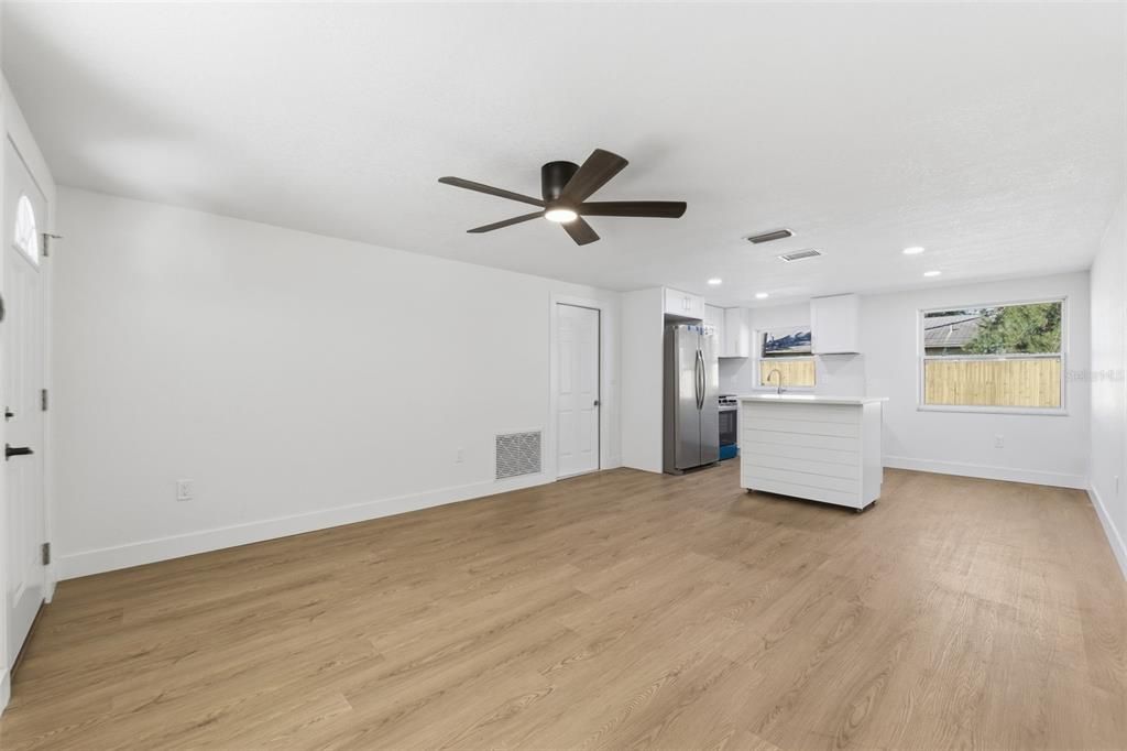 Activo con contrato: $225,000 (2 camas, 2 baños, 746 Pies cuadrados)