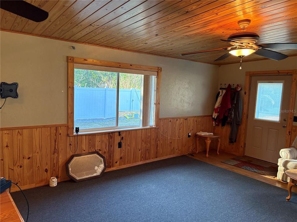 For Sale: $398,800 (3 beds, 2 baths, 1494 Square Feet)