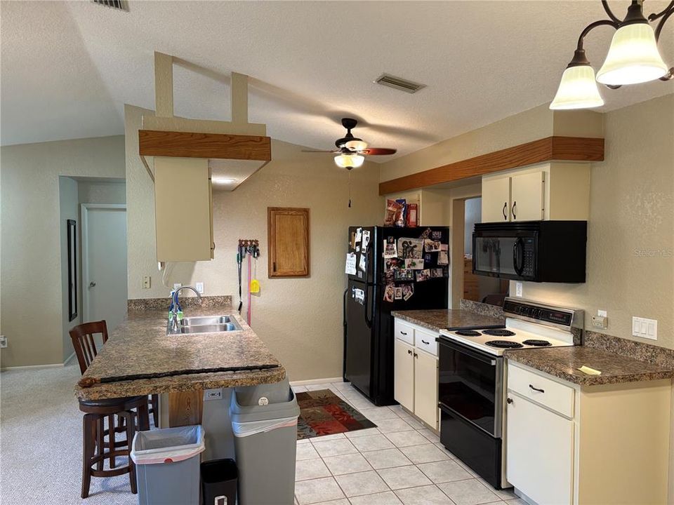 For Sale: $398,800 (3 beds, 2 baths, 1494 Square Feet)