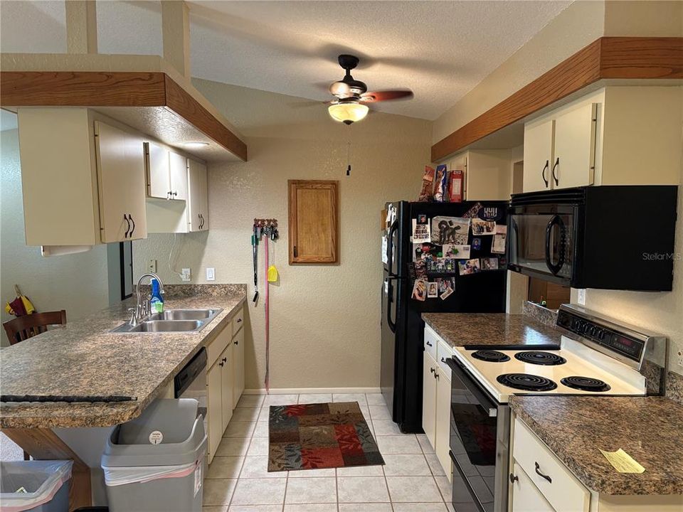 For Sale: $398,800 (3 beds, 2 baths, 1494 Square Feet)