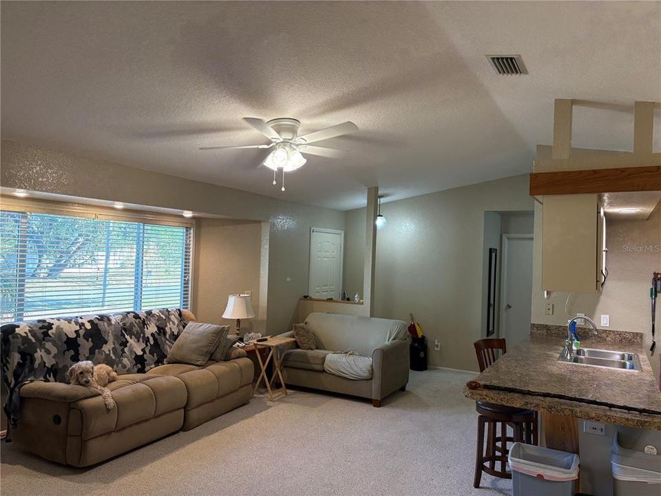 For Sale: $398,800 (3 beds, 2 baths, 1494 Square Feet)