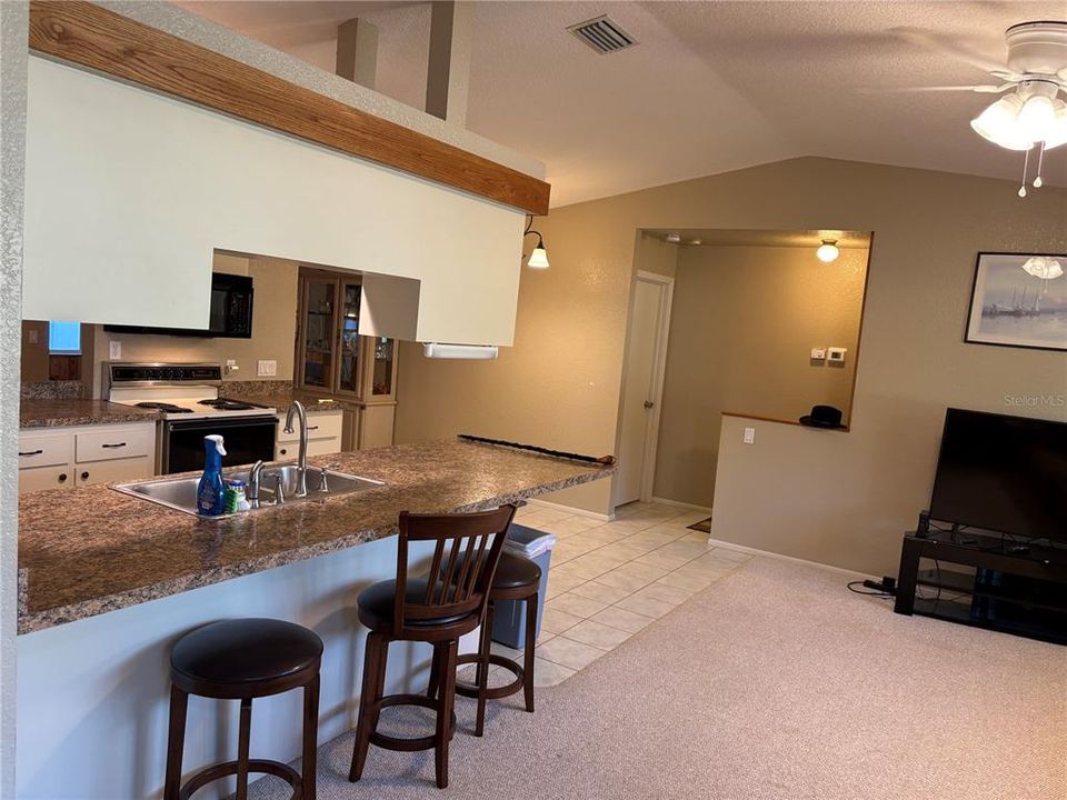 For Sale: $398,800 (3 beds, 2 baths, 1494 Square Feet)