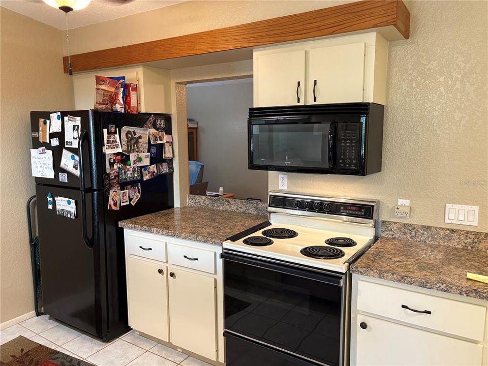 For Sale: $398,800 (3 beds, 2 baths, 1494 Square Feet)